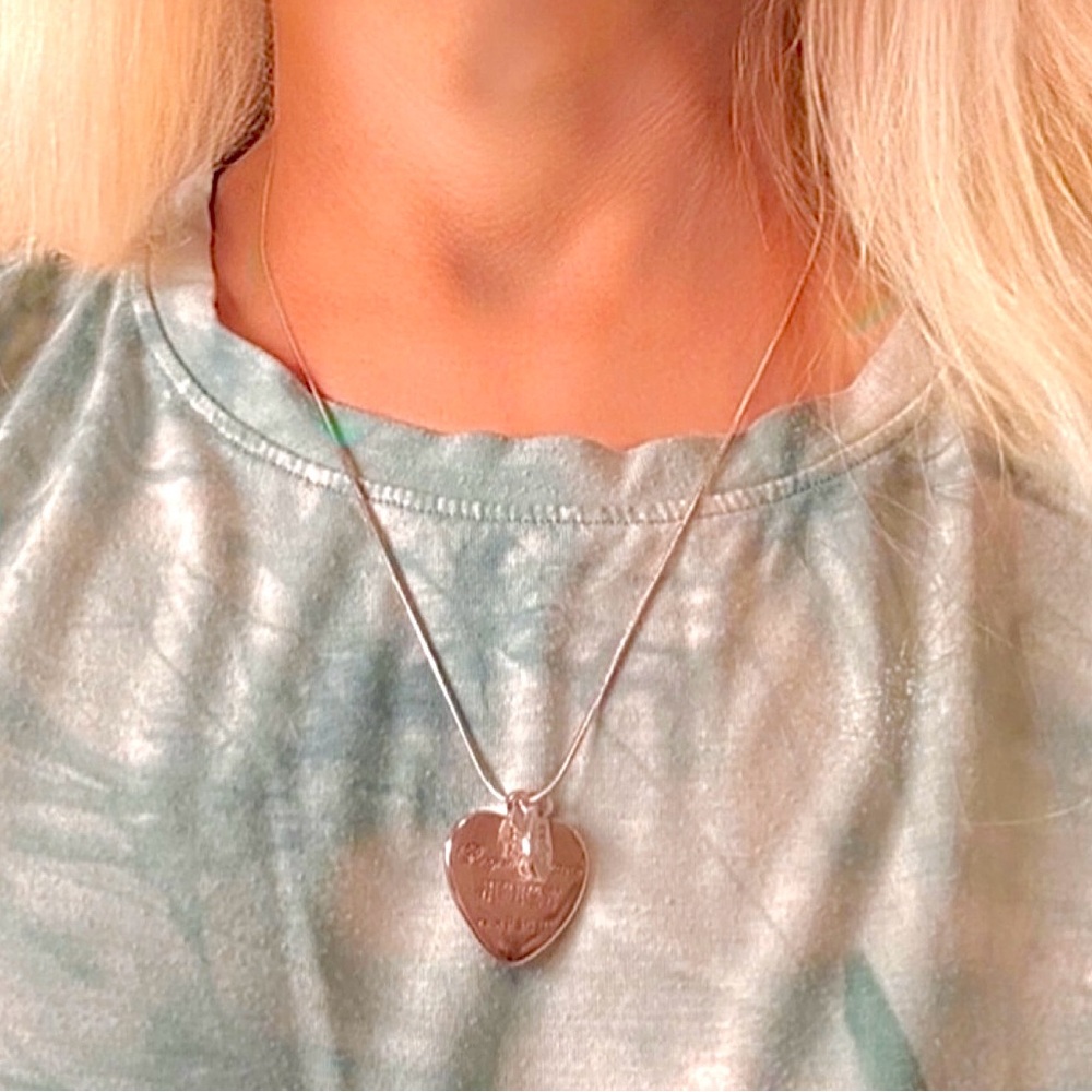 Juicy Couture Silver Heart Crown Necklace Vintage, w/Silver Plated Necklace Y2K - Picture 6 of 10